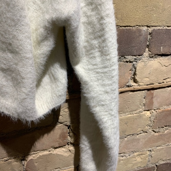 Bardot cropped fuzzy sweater - Picture 4 of 4